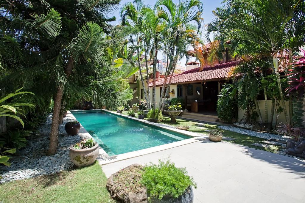 Villa Gajah Seminyak Exteriör bild